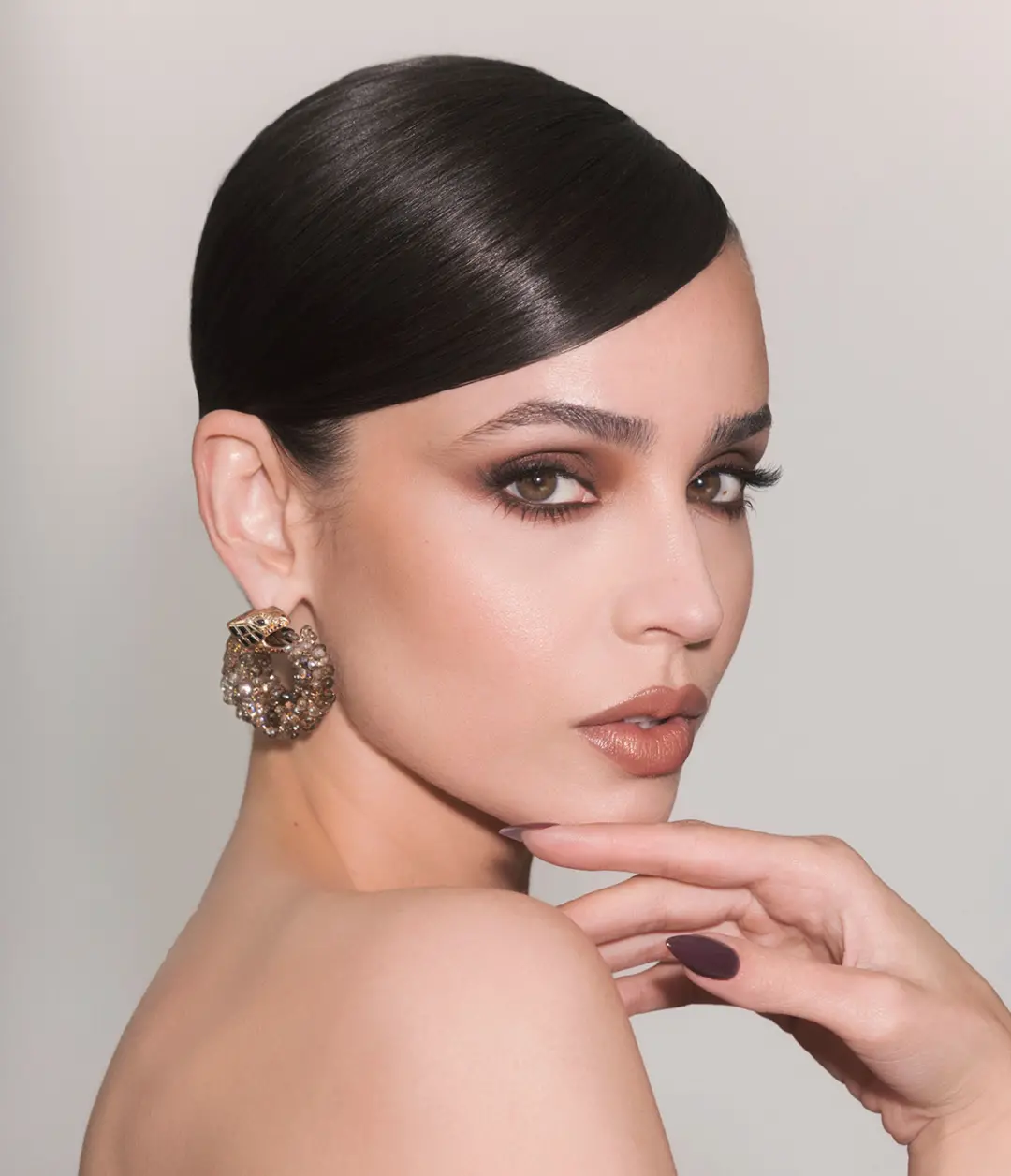Sofia Carson traz sua identidade para o trabalho na Netflix. É importante ver como as pessoas conseguem se expressar de…