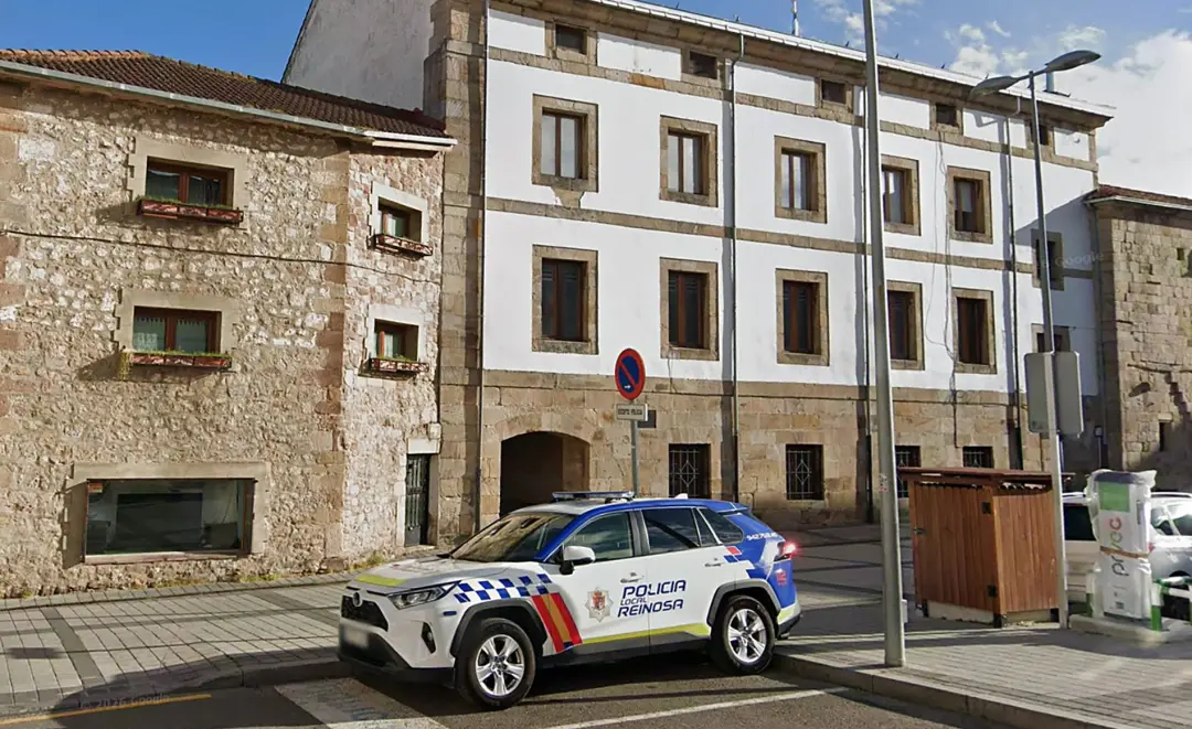 Três anos de prisão pedido para policial de Reinosa por discurso de ódio contra muçulmanos nas redes. Isso mostra que o…