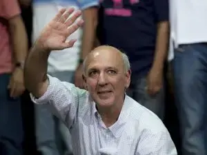 Arruda não indicou substituto para a candidatura no Distrito Federal, mantendo-a indefinida após o prazo. Manter a disp…