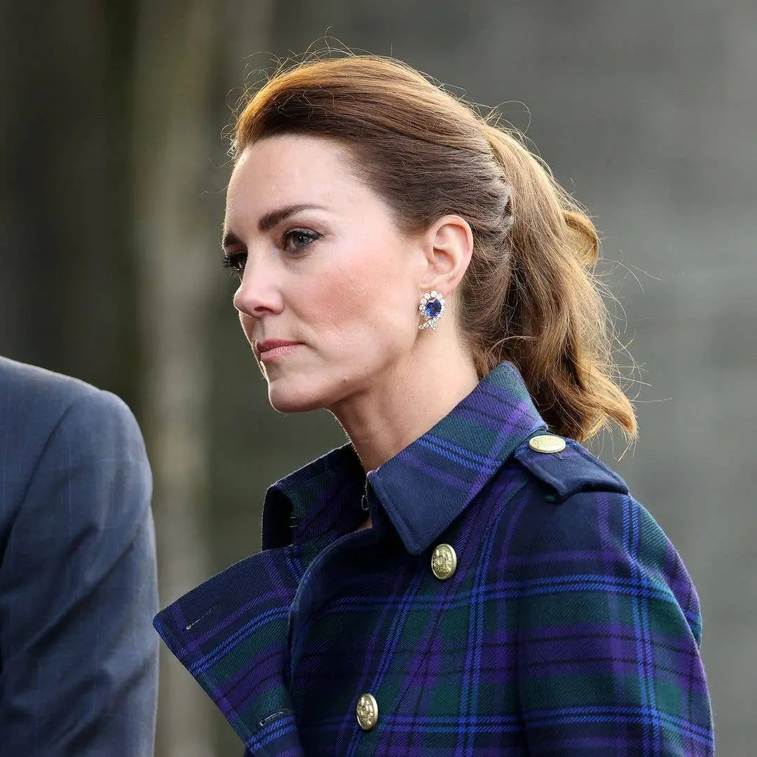 Forest Lodge em Windsor enfrenta mudanças na rotina de moradia do Príncipe William e da Princesa Kate. Parece que a vid…