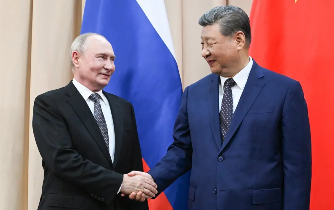 Estados Unidos confirmaram ter armas em órbita e China e Rússia alertaram sobre a militarização do espaço. A China diss…
