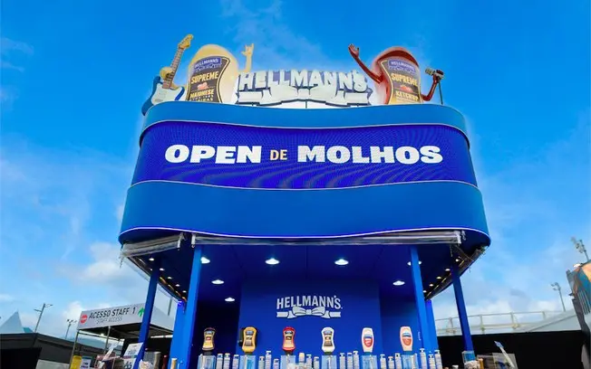 16 toneladas de molho no Rock in Rio, maior quantidade fornecida em festival. Tirar o produto do papel de acompanhament…