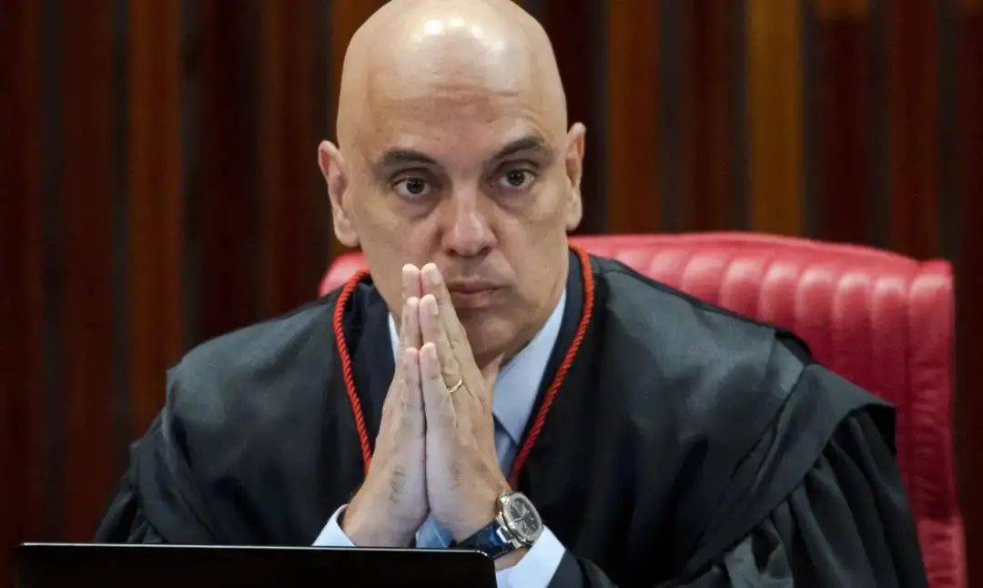 Alexandre de Moraes apresentou documento ao presidente do STF, Edson Fachin, sobre as investigações que ele considera i…