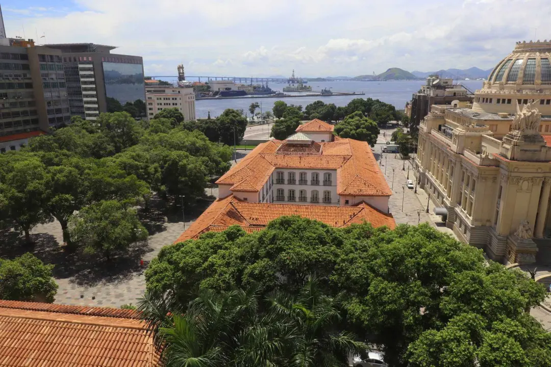 Praça Marechal Âncora pode virar polo gastronômico e cultural com 20 mil metros quadrados no entorno da Praça XV. Conce…