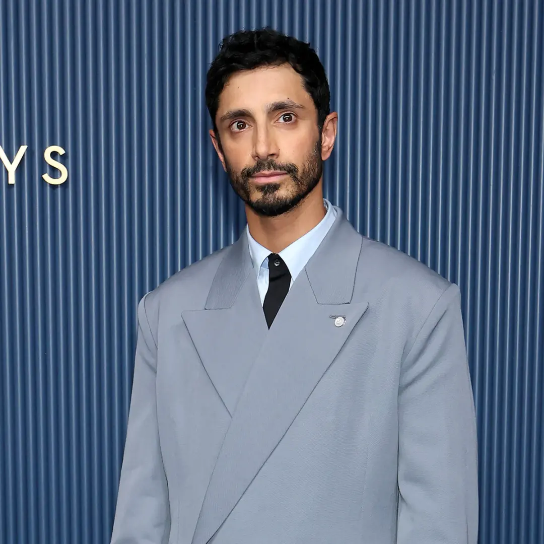 Riz Ahmed entrou na lista de bolos de coco do Tom Cruise, uma lista super exclusiva. Curto a arte de quem consegue tran…