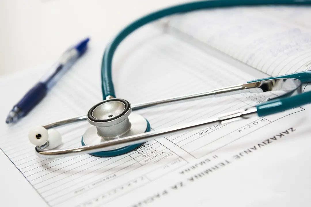 Quase metade dos médicos de UTI no Brasil, 48,5%, tem alto nível de esgotamento. Esse quadro reflete que quase oito em …