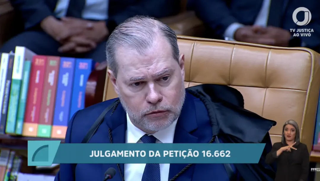 Ministro Dias Toffoli se declarou suspeito e se retirou do julgamento sobre Alexandre de Moraes e as investigações do B…