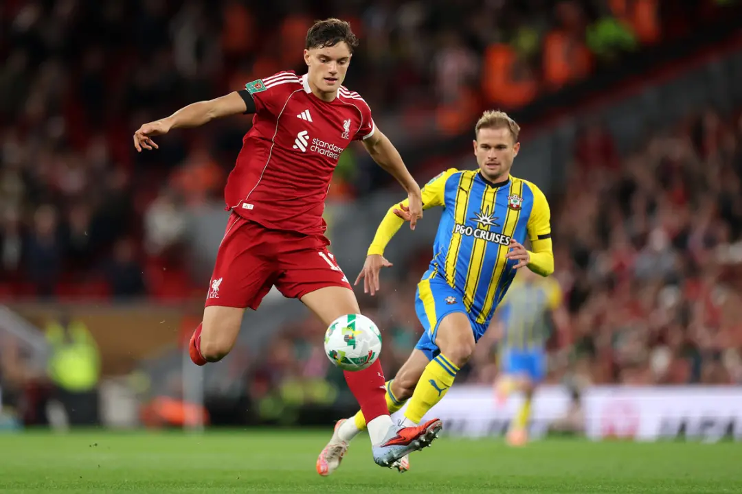 Giovanni Leoni, que se machucou há um ano, não deve jogar nos próximos dois jogos do Liverpool antes da pausa internaci…