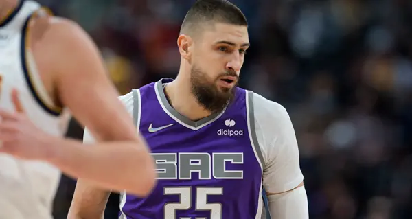 Alex Len assinou contrato de dois anos com o Baskonia na Espanha. Considerando a experiência dele no Real Madrid, parec…