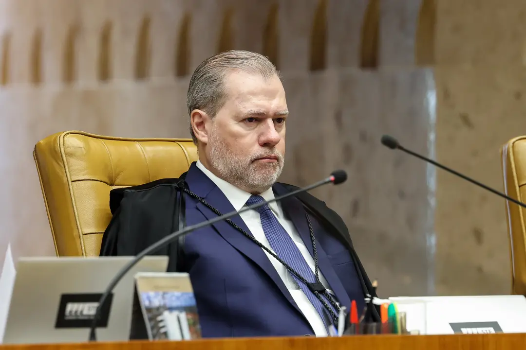 Ministro Dias Toffoli alega inocência com aval da Corte, apesar de indícios no caso Master, e declara suspeição por for…