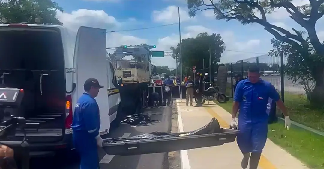 Aos 63 anos, uma idosa morreu em Belém após ser atropelada por uma moto e cair debaixo de um caminhão na Avenida Júlio …