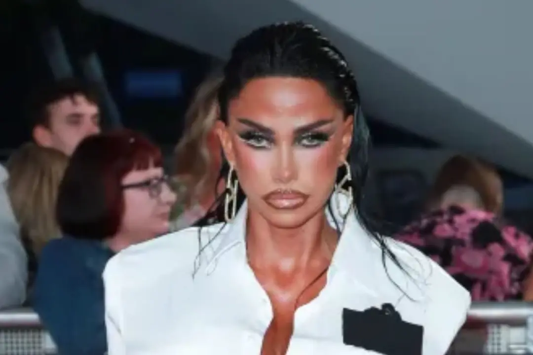 Katie Price retomou a amizade com Faye Johnson, irmã do jogador Adam Johnson, enquanto lida com o divórcio de Lee Andre…