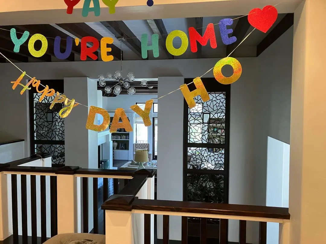 Daughter de Christina Applegate retornou pra casa depois de uma internação hospitalar de 4 meses. Ver essa força depois…