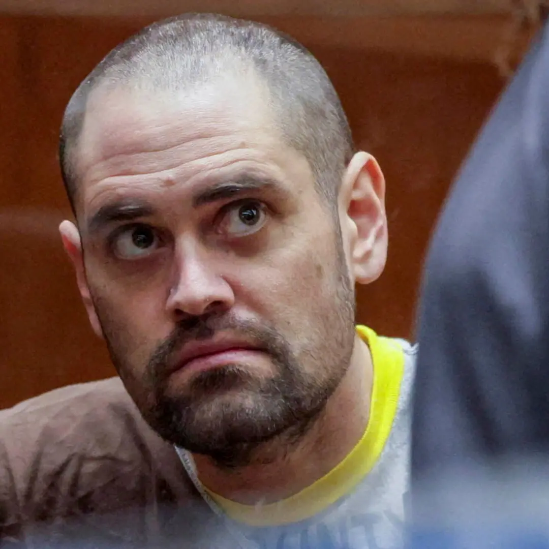 Nick Reiner, acusado de matar os pais em Nova York, não terá pena de morte. A decisão traz um peso enorme pra quem ente…