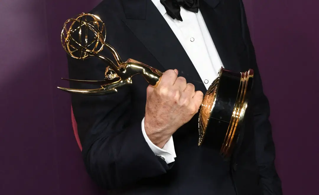 Jean Smart empatou com as veteranas no Emmy, ganhando seu prêmio pela quinta temporada de Hacks. Tirar prêmios da cerim…