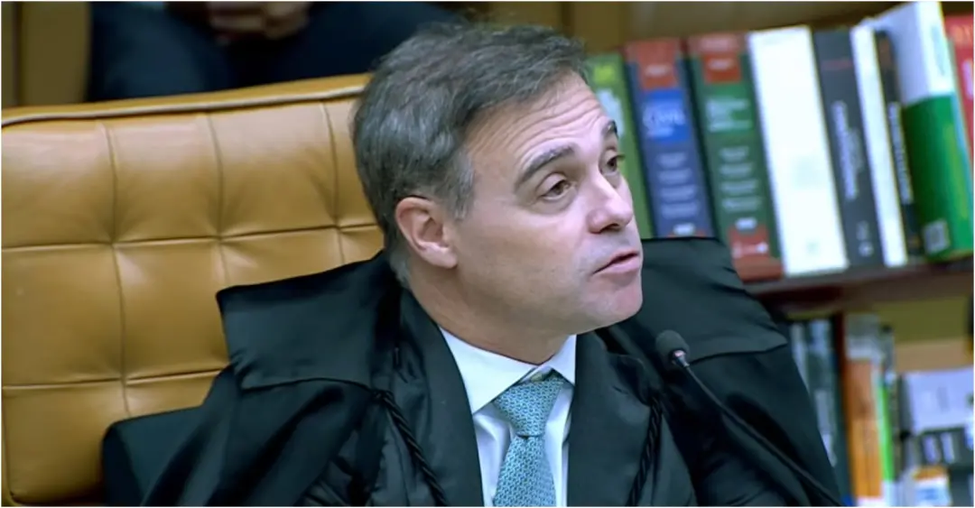 Mendonça apontou a existência de uma PF paralela com monitoramento de ministros durante discussão no plenário do STF. A…