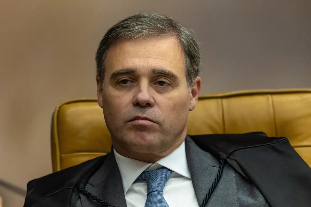 Mendonça e Fachin se aliaram em questão de ordem contra Gilmar e Dino no STF, sobre condução do caso Moraes. Achei que …