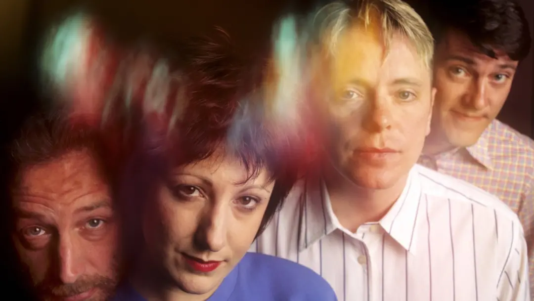 Gillian Morris, tecladista do New Order, está vivendo com câncer e agradece o apoio dos fãs, pedindo privacidade para c…