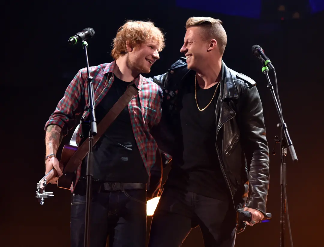 Ed Sheeran disse que não é cúmplice da decisão de tirar Macklemore da turnê, após as falas sobre Palestina. A decisão f…