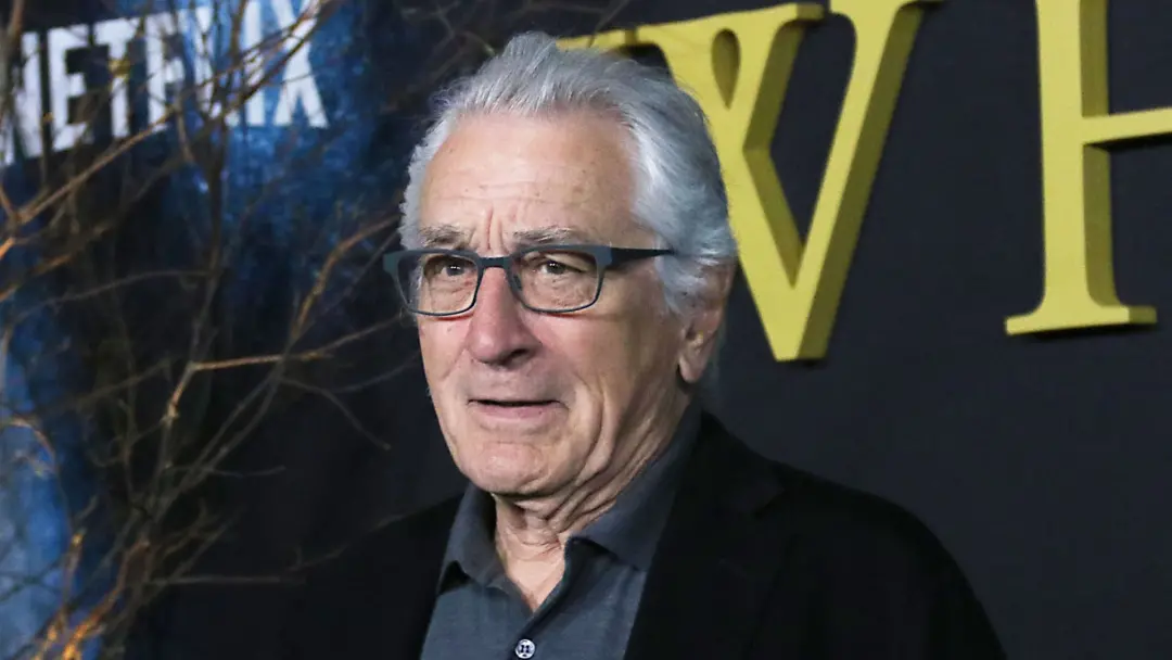 Remake de filme clássico com Robert De Niro na Apple TV quebrou um marco de streaming dois meses após estrear. Isso mos…