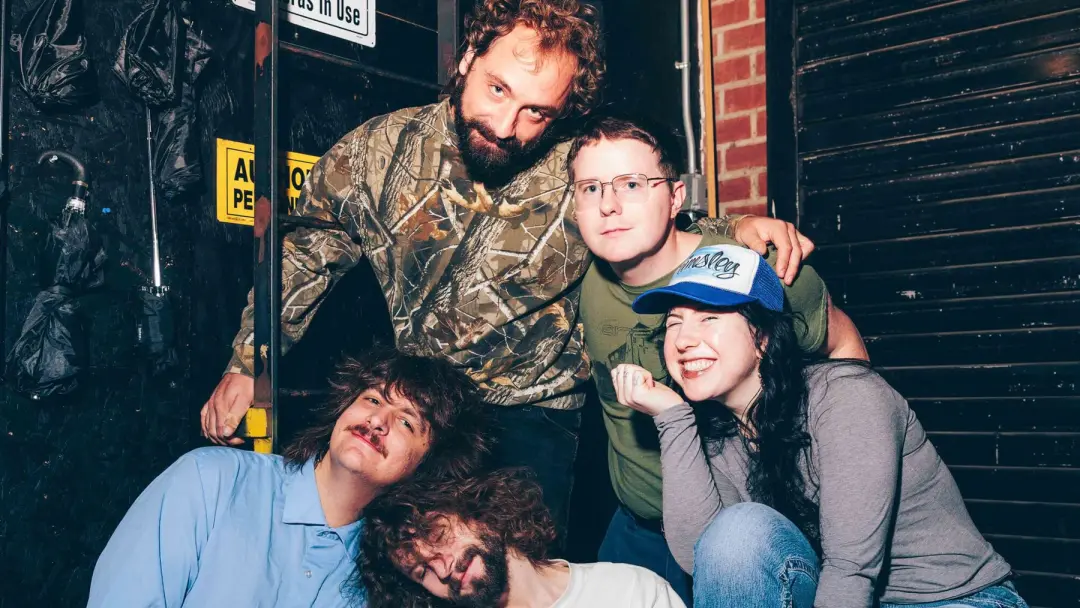 Indie rockers de Carolina do Norte trouxeram a demo June 2 Early Version para o setlist. A inclusão mostra a evolução c…