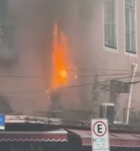 Incêndio atingiu o Butecão Braseiro Catete na manhã de terça-feira no Catete. A suspeita inicial é que as chamas tenham…