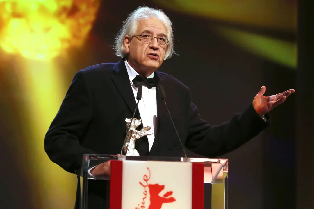 Patricio Guzman, maestro do documentário chileno, faleceu aos 85 anos. Seu trabalho em memória, como a trilogia La bata…