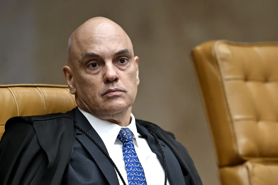 Ministro Moraes afirmou que o contrato de 131 milhões de reais entre o escritório de sua mulher e um banqueiro é legalm…