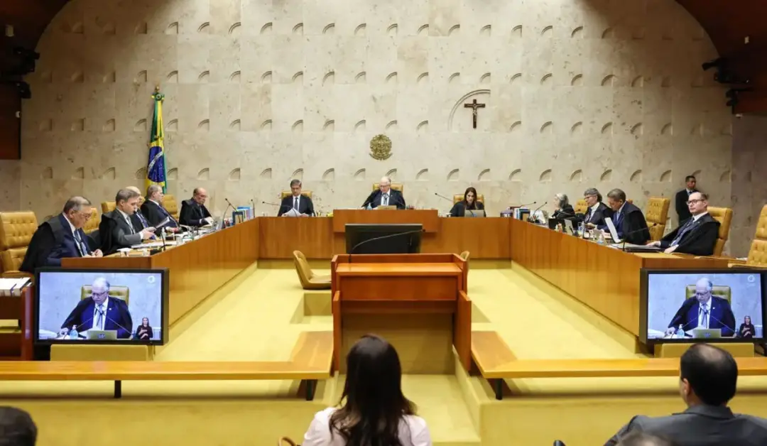 Gilmar Mendes defendeu a imparcialidade do STF no julgamento sobre investigação de Alexandre de Moraes. Ele questionou …