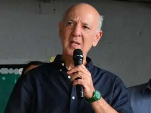 Arruda mantém candidatura no DF enquanto Justiça Eleitoral analisa recursos. A manutenção dele na disputa, mesmo com re…
