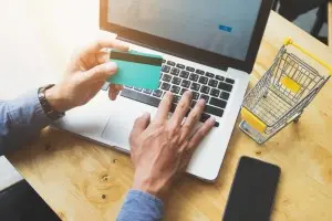 Dia do Cliente com muitas ofertas e descontos até 80% rolando agora. Mas quem compra precisa lembrar que promoção não a…