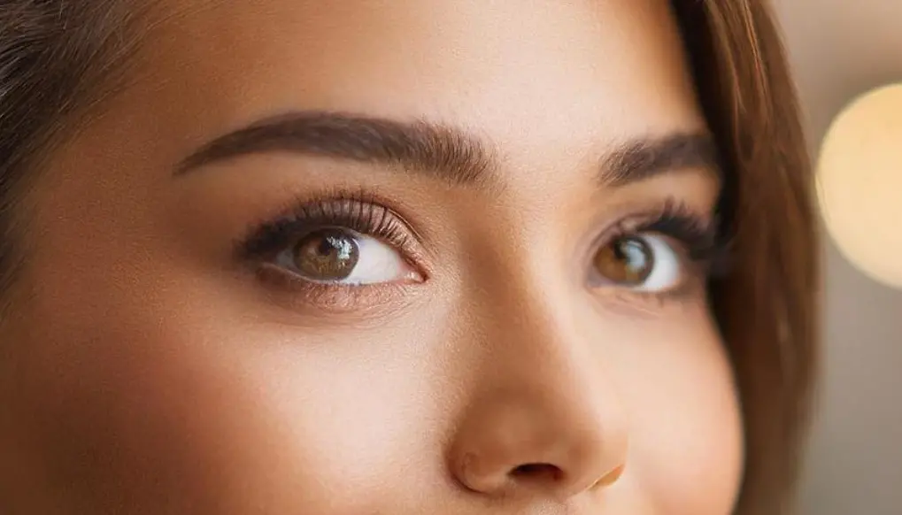 Mais de 2 milhões de blefaroplastias feitas no mundo, e a técnica tá mudando. Em vez de só tirar pele, a blefaroplastia…
