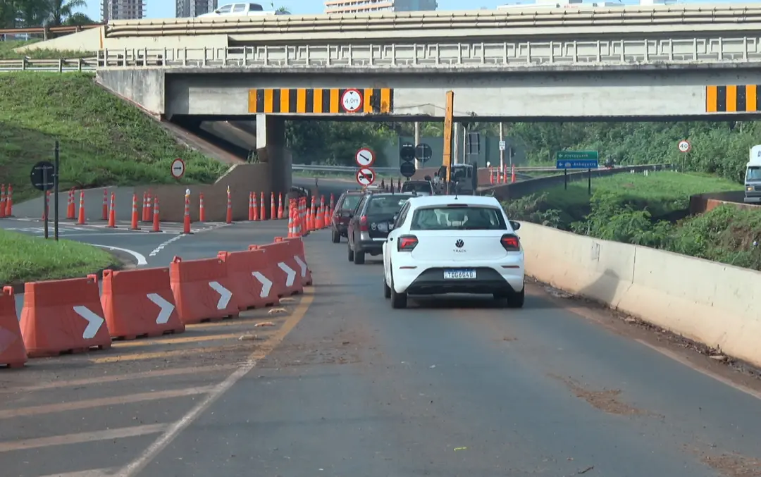 Ribeirão Preto, SP, terá trecho da Avenida Adelmo Perdizza interditado para veículos grandes até o fim do ano. A medida…