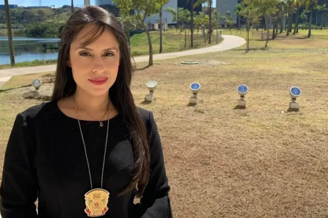 Delegada Ana Paula Lamego Balbino Nogueira, esposa de réu pela morte do gari, foi transferida para setor administrativo…