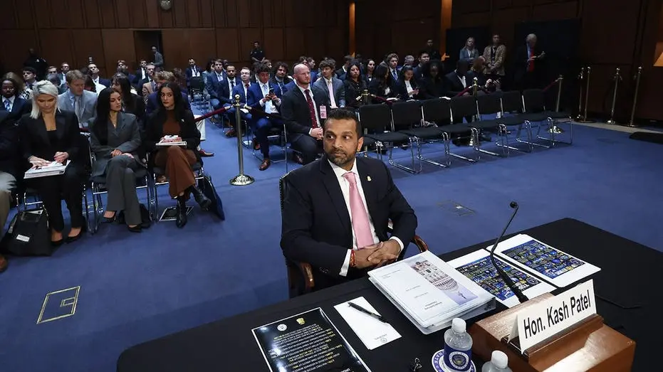 Dez fugitivos da lista mais procurada do FBI foram capturados, revelou Kash Patel em depoimento. A ação é importante po…