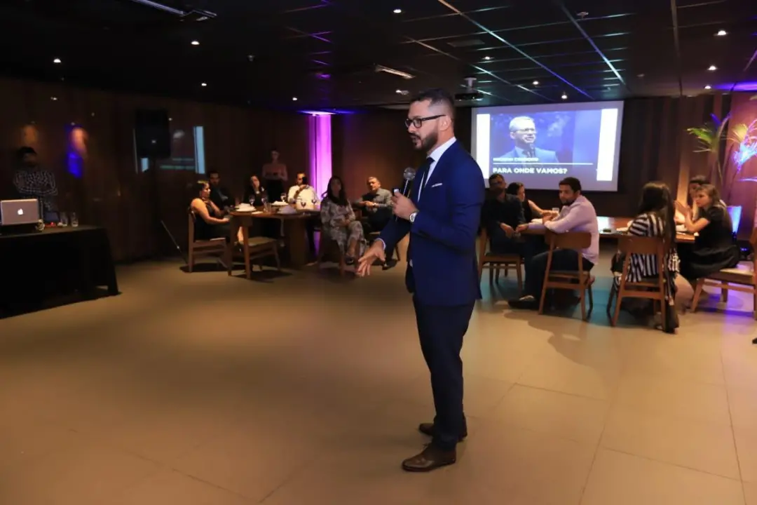 Mikeson Alves Cordeiro tem 15 anos de experiência em liderança e desenvolvimento organizacional. É fundamental formar g…