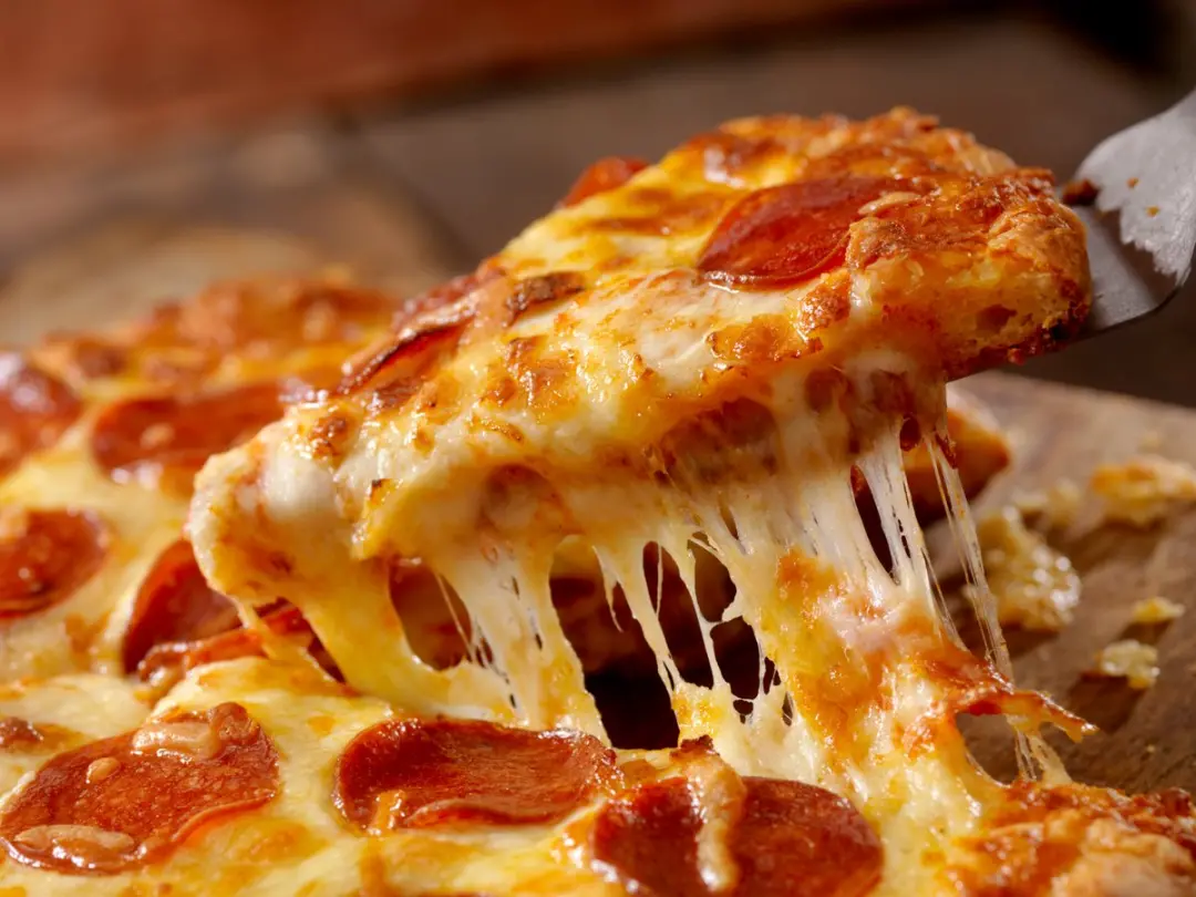 Um quebra-cabeça matemático chamado problema do círculo de Moser permite dividir uma pizza em 1, 2, 4, 8, 16 ou 31 fati…