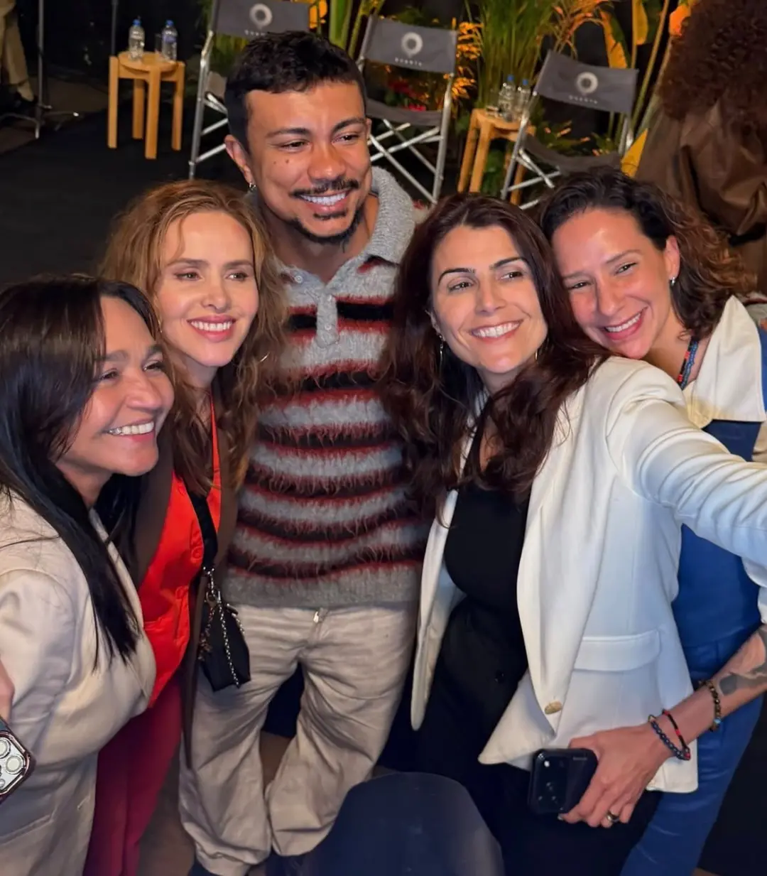 Rio de Janeiro, artistas como Caetano e Gil se reuniram com candidatas progressistas ao Senado. A pauta do fim da escal…