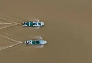Rios como Negro e Xingu, na Amazônia, estão em seca moderada por anos de déficit hídrico, um cenário piorado pelo El Ni…