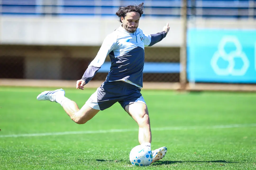 CT Luiz Carvalho em Porto Alegre: o Grêmio fez treino antes de encarar o Botafogo no Rio, a partir das 19h30. É importa…