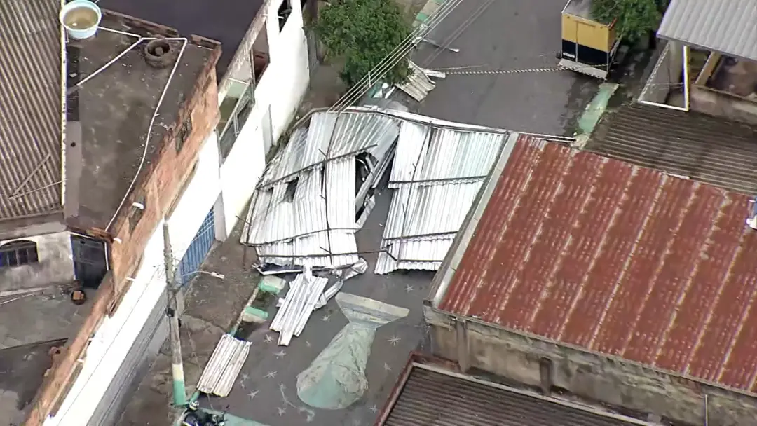 Alerta de granizo em Belo Horizonte nesta terça, após chuvas fortes no domingo que causaram alagamentos no Barreiro. É …