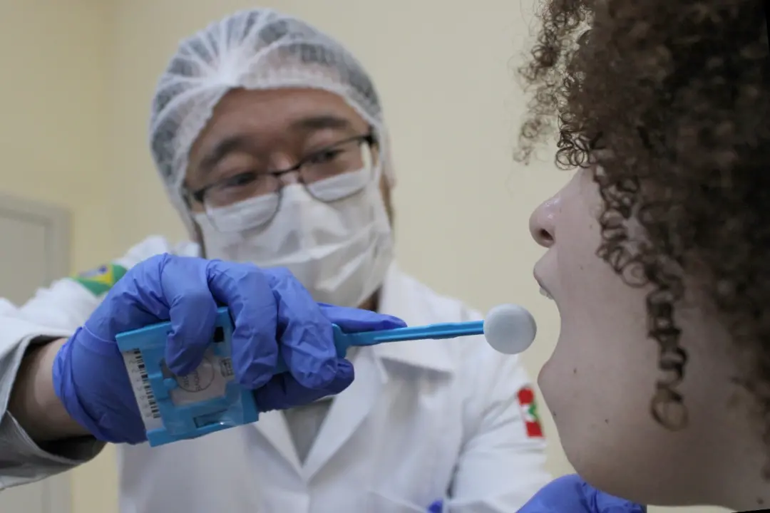 Mutirão Pai Presente oferece 50 vagas de exames de DNA em Feira de Santana de 21 a 25 de setembro. É uma chance de reso…