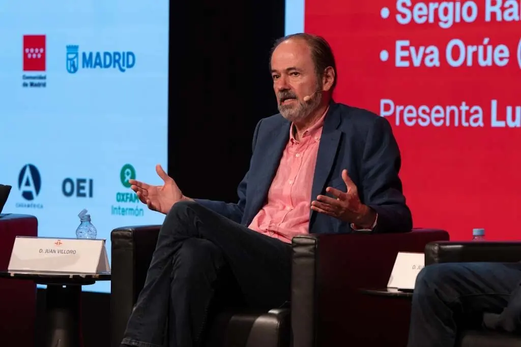 Juan Villoro fala sobre o relatório PISA em Madri, destacando a queda na capacidade de leitura. A situação preocupa, po…