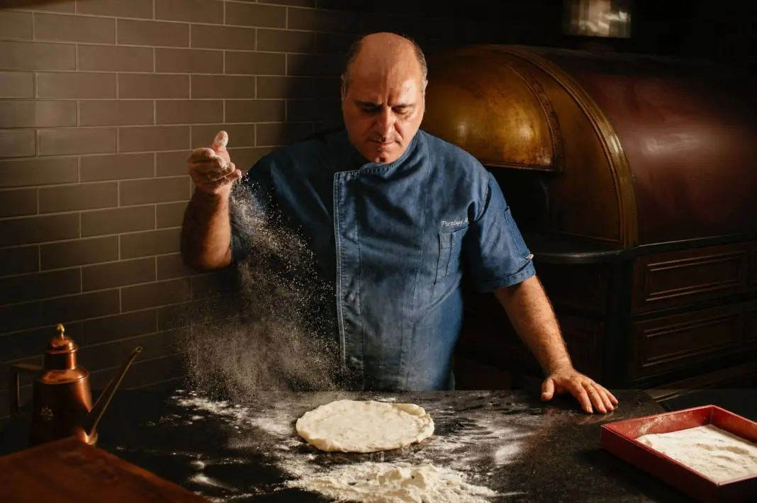 Bento Pizzeria Napoletana entrou no 70º lugar do ranking 50 Top Pizza World 2026, na Itália. É o único restaurante do R…