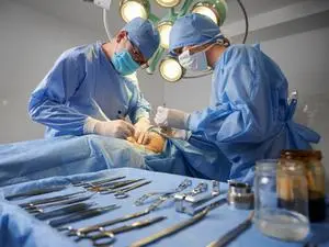 Médico de Rondônia foi demitido por cobrar por cirurgia de paciente do SUS. Isso mostra um desvio de foco, onde o lucro…