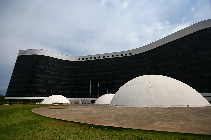 A troca de candidatos nas Eleições encerrou em 14 de setembro, seguindo a Lei das Eleições. Ver alterações como Aécio N…