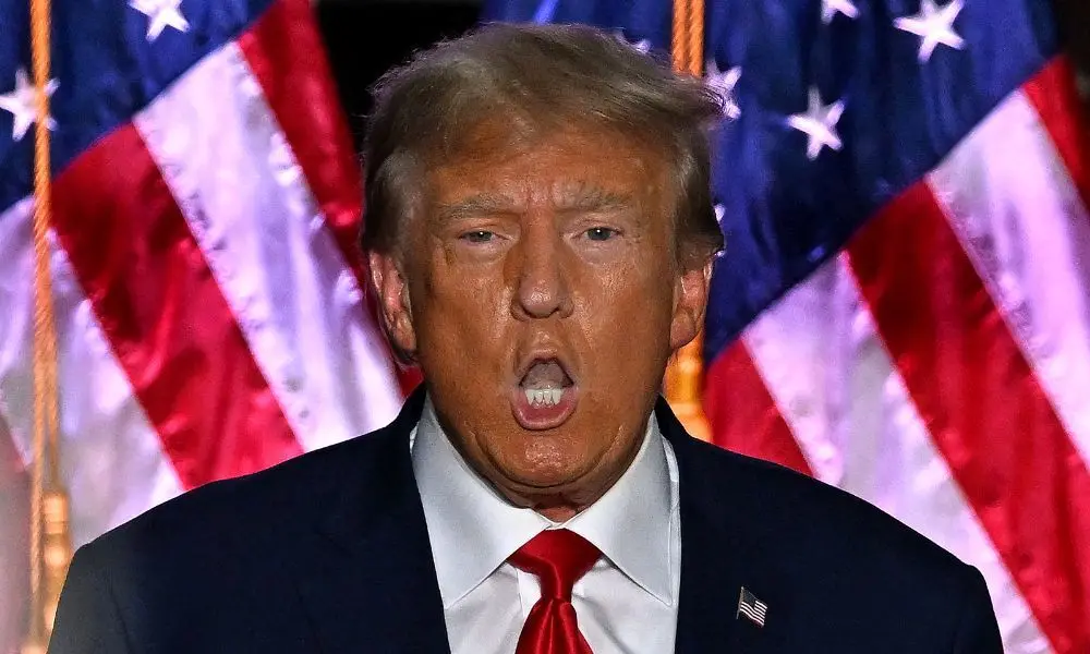 Donald Trump chamou de horrivel decisão da Suprema Corte ao rejeitar seu pedido para mudar a restrição do voto por corr…