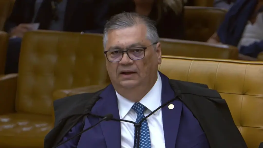 Ministro Dino aponta vícios gravíssimos por falta de rito único para casos no STF. A ausência de critério uniforme gera…