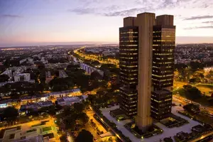 Banco Central fez operação de US$ 1 bilhão no mercado à vista com o casadão. Essa jogada ajuda a dar liquidez imediata …