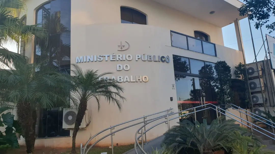 Frigorífico em Pirapozinho foi proibido de cortar bônus de quem apresenta atestado médico pela Justiça do Trabalho. Ess…